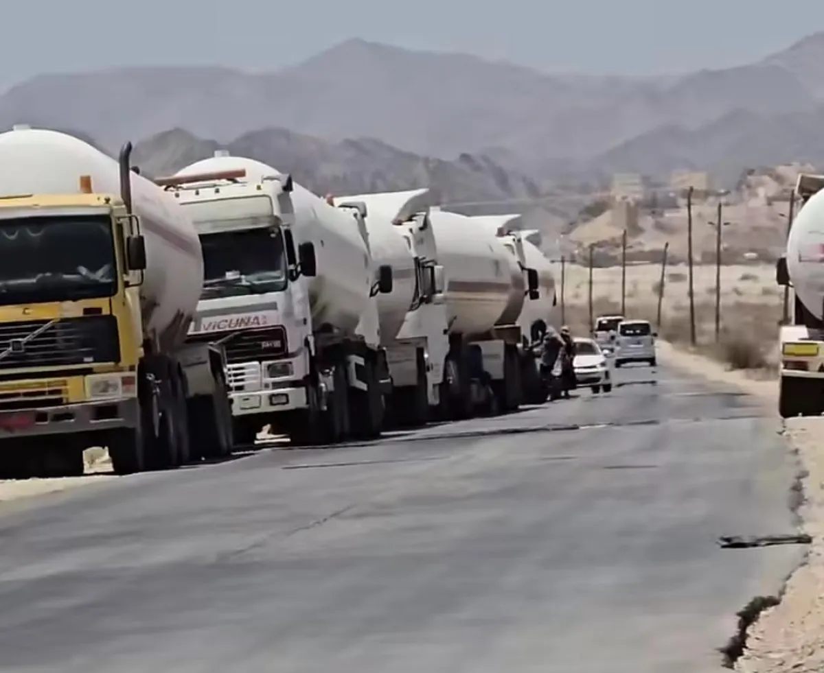 قطاع قبلي في شبوة يوقف ناقلات الغاز المتجهة إلى مأرب