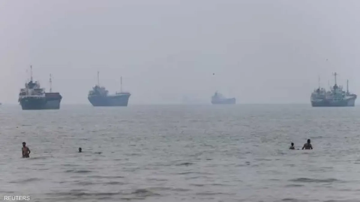 Explosions Near Tanker in Strait of Hormuz; Crew Safe