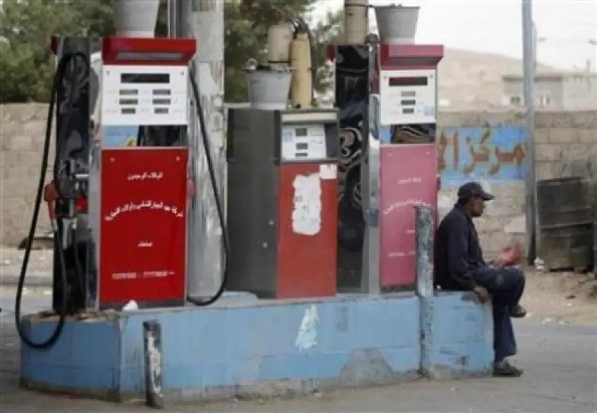 Houthi Militia Increases Fuel Prices by Up to 21 Percent in Controlled Territories